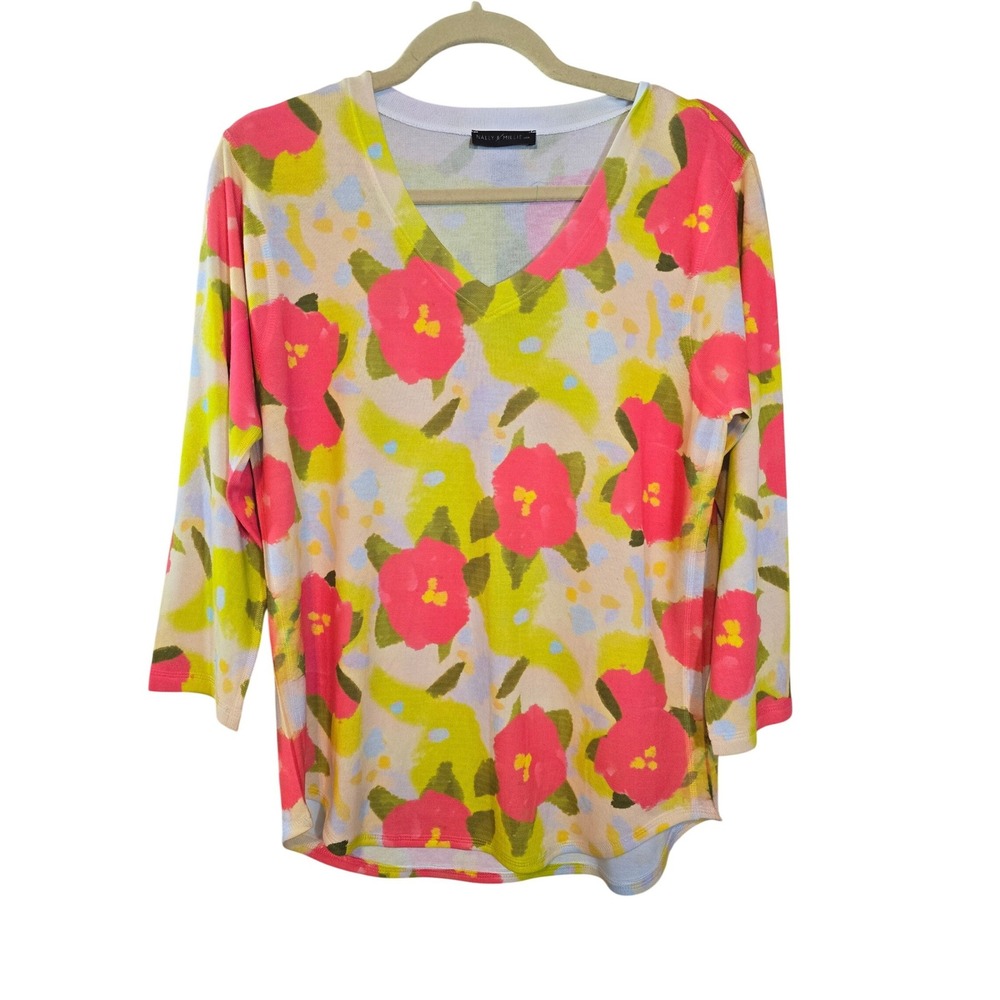 Nally & Millie Women's Floral Print V Neck 3/4 Sleeve Top USA Size S‎ New